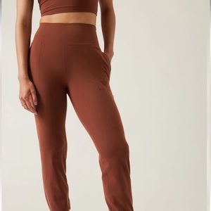 Athleta Salutation Jogger, NWOT, Size Medium, High Waisted